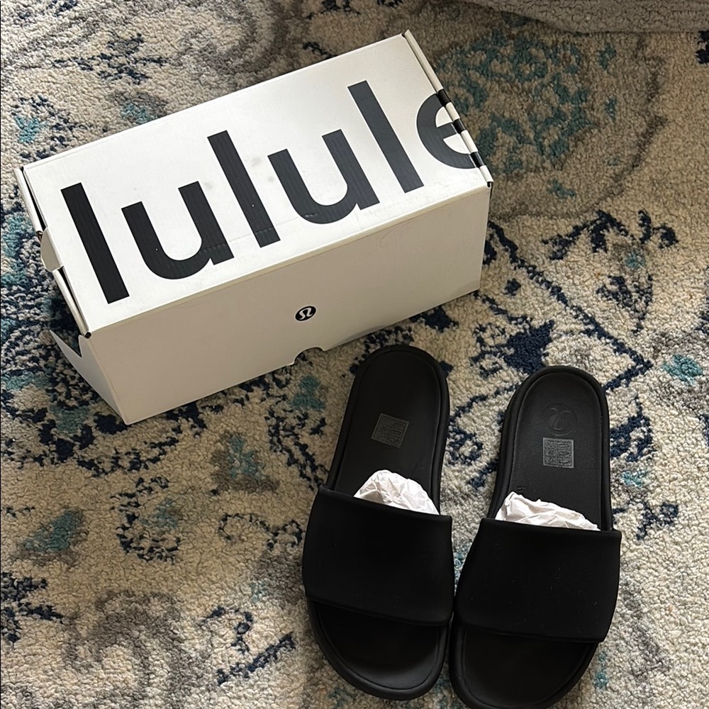 *Brand New* lululemon athletica Women's Black Slide Sandals